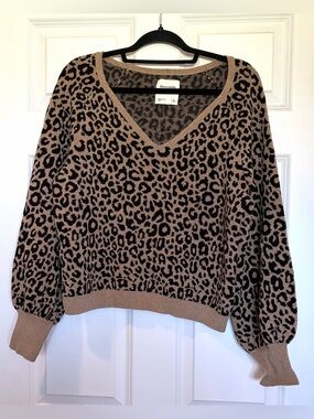 Abercrombie & Fitch Leopard Print Balloon Sleeve Sweater - Size L